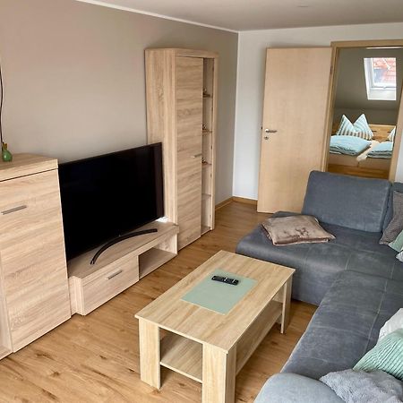Stadtoase: Spacious Apartments with Balcony for Contractors Frankenberg Exterior photo