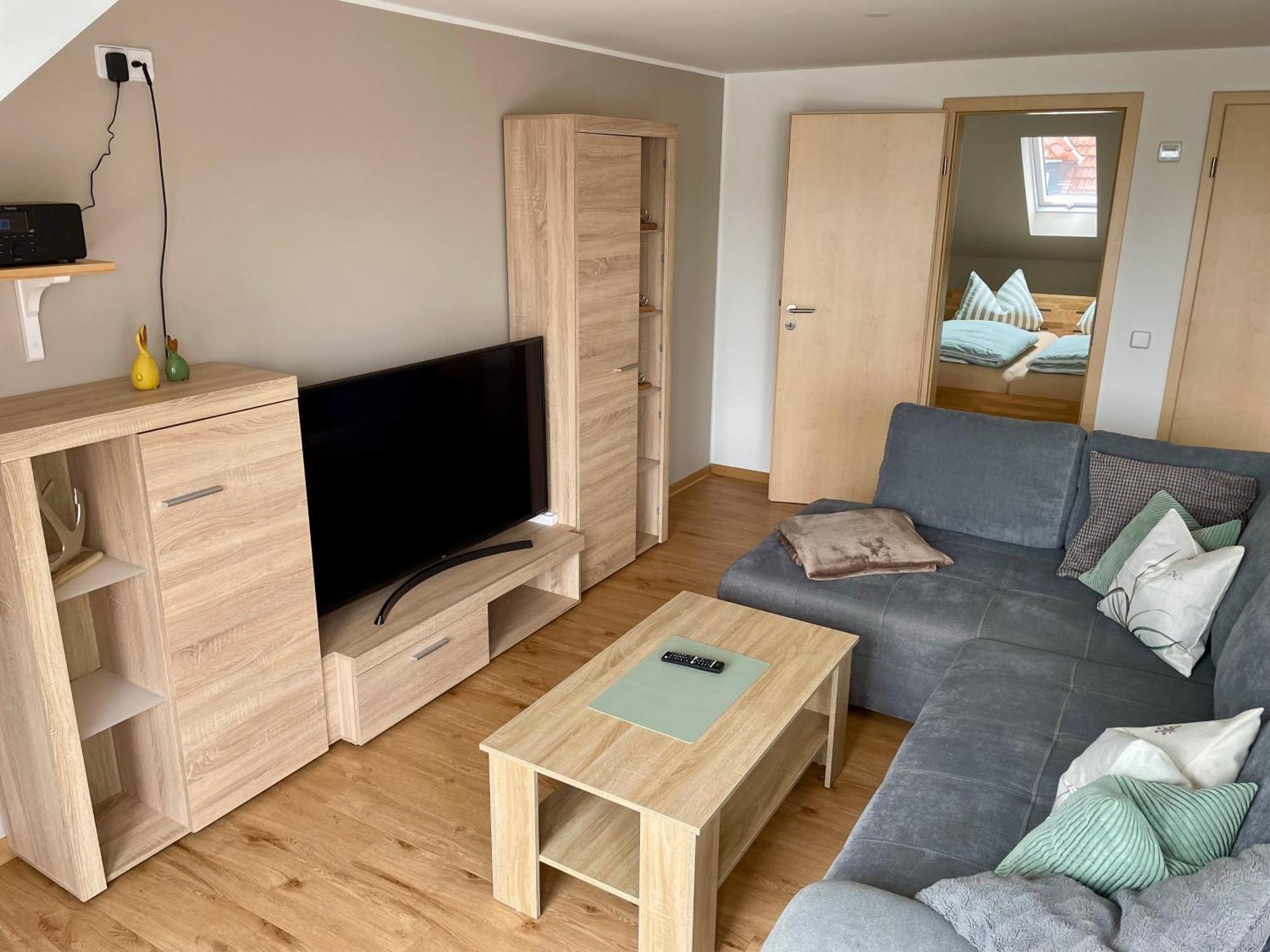 Stadtoase: Spacious Apartments with Balcony for Contractors Frankenberg Exterior photo